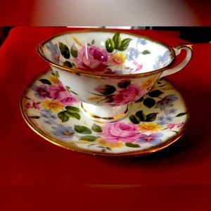 Royal Castle yea pot